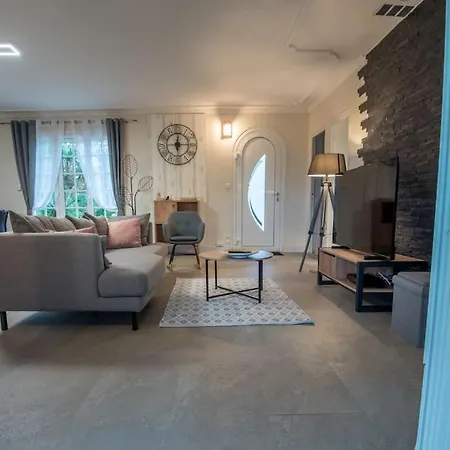 Сasa de vacaciones Le Repos De L'aubance , Avec Grand Jardin Et